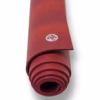 111091672_pro71-rootle_white_014.webp Коврик для йоги Manduka PRO Root LE 6mm