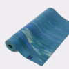 135051_eko_2.0_5mm-71-bluetoadmarble_02.webp Коврик для йоги Manduka eKO Blue Toad Marble 5 mm