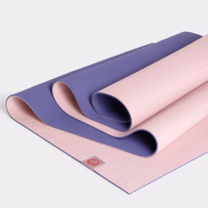 13d021821_ekolite_4mm-71-cherry_blossom_purple_04_f8f348f0-5e57-40d7-aceb-49de992c055d.webp Коврик Yoga Manduka eKO Lite Cherry Blossom Purple 4 mm