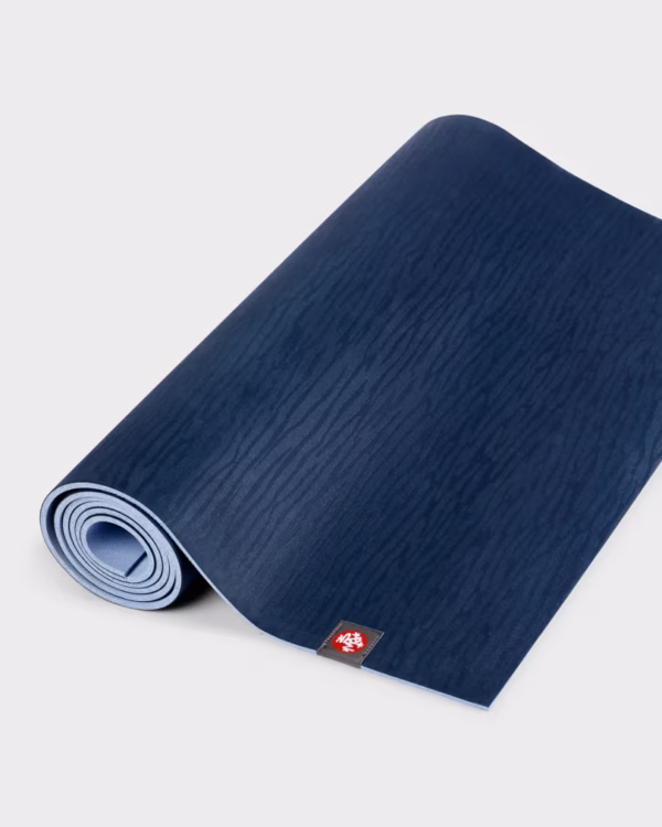 2132md-eko-5mm-71-13a021283-mats-midnight_02.webp Коврик для йоги Manduka eKO Midnight 5 mm