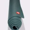 2132md-pro-71-111016050-mats-sage_02_1.jpg Коврик для йоги Manduka PRO Black Sage 6mm