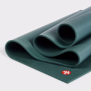 2132md-pro-71-111016050-mats-sage_04_1.webp Saltea Yoga Manduka PRO Black Sage 6mm