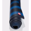 2132md-pro-71-111091365-mats-black-blue-cf_02-1300x1300-1.jpg Коврик для йоги Manduka PRO Black Blue 6mm