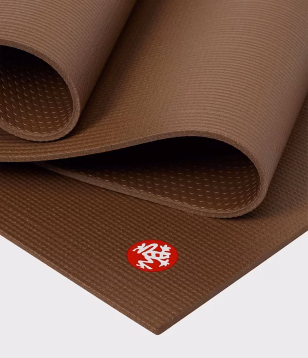 258b84106461577290f9d2f571015ff3-1.jpg Коврик для йоги Manduka PRO Brown Metallic 6mm