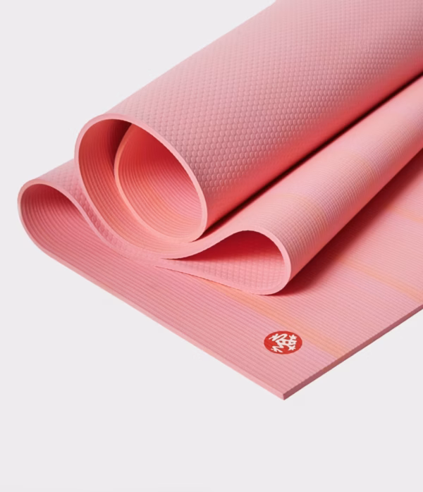 823ba73421f7ae4fa8260202aeff6588-scaled-1.jpg Коврик для йоги Manduka PRO Fuchsia 6mm
