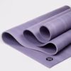 840104805787-mats-pro71-amethist-violet-04-1300x1300-1-e1718606288226.jpg Коврик для йоги Manduka PRO Amethyst 6mm