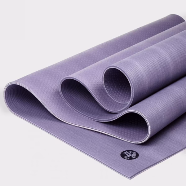 840104805787-mats-pro71-amethist-violet-04-1300x1300-1-e1718606288226.jpg Коврик для йоги Manduka PRO Amethyst 6mm