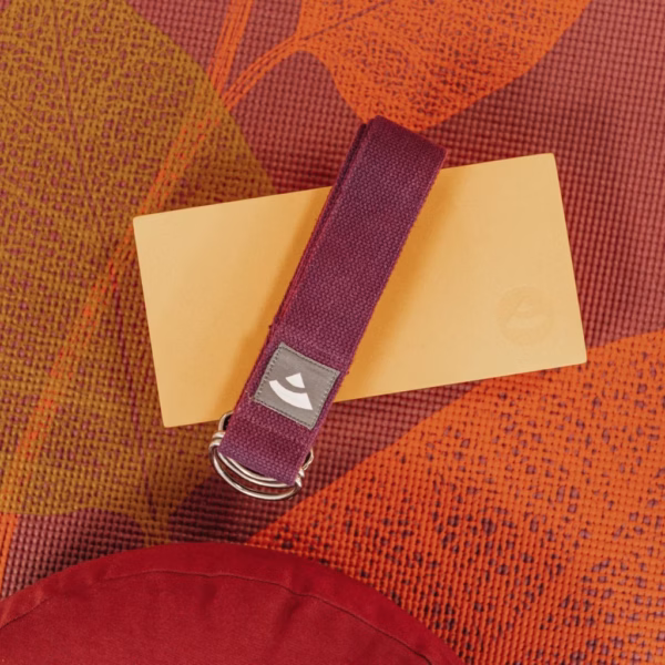 896rp3_yoga_matte_leela_leaves_bodhi_redplum_mood_3.jpeg Коврик для йоги Bodhi Leela Leaves