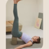 pdp-lifestyle-imagery-recycled-foam-blocks_5cfd4db6-5e34-4aa6-bf3d-80169eda53e6.webp Блок для йоги Manduka R Foam Thunder