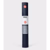 pro-travel-116011030-mats-ss20-midnight-03-1300x1300-2.jpg Коврик для йоги Manduka PRO Travel Midnight 2,5 mm
