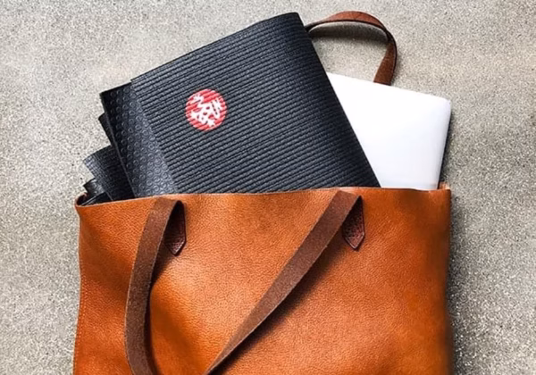 protravel-folded-bag-resized-pdp_1.jpg Коврик для йоги Manduka PRO Indulge 2,5 mm