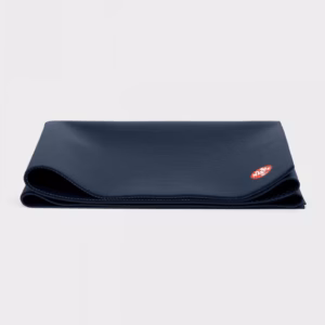 protravel-new-mats-midnight-02-digital-1300x1300-1-e1718619141167.jpg Saltea Yoga Manduka PRO Midnight 2,5 mm
